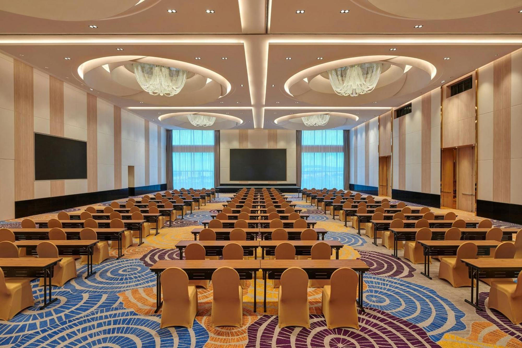 Courtyard By Marriott Setia Alam Hotel Buitenkant foto