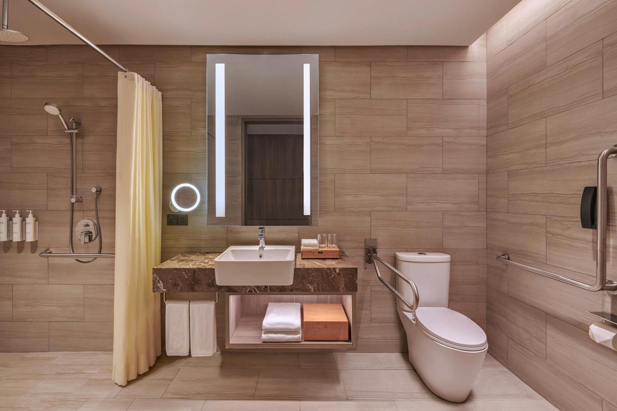 Courtyard By Marriott Setia Alam Hotel Buitenkant foto