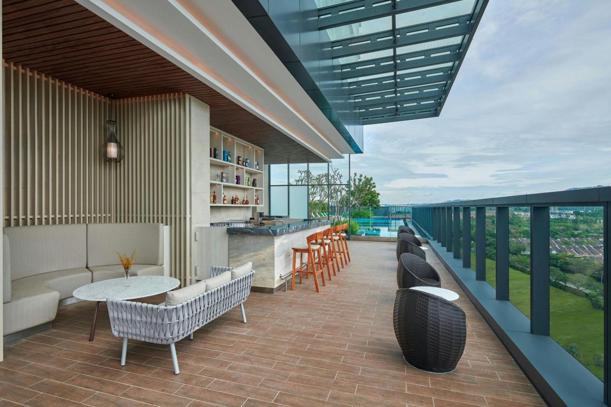 Courtyard By Marriott Setia Alam Hotel Buitenkant foto